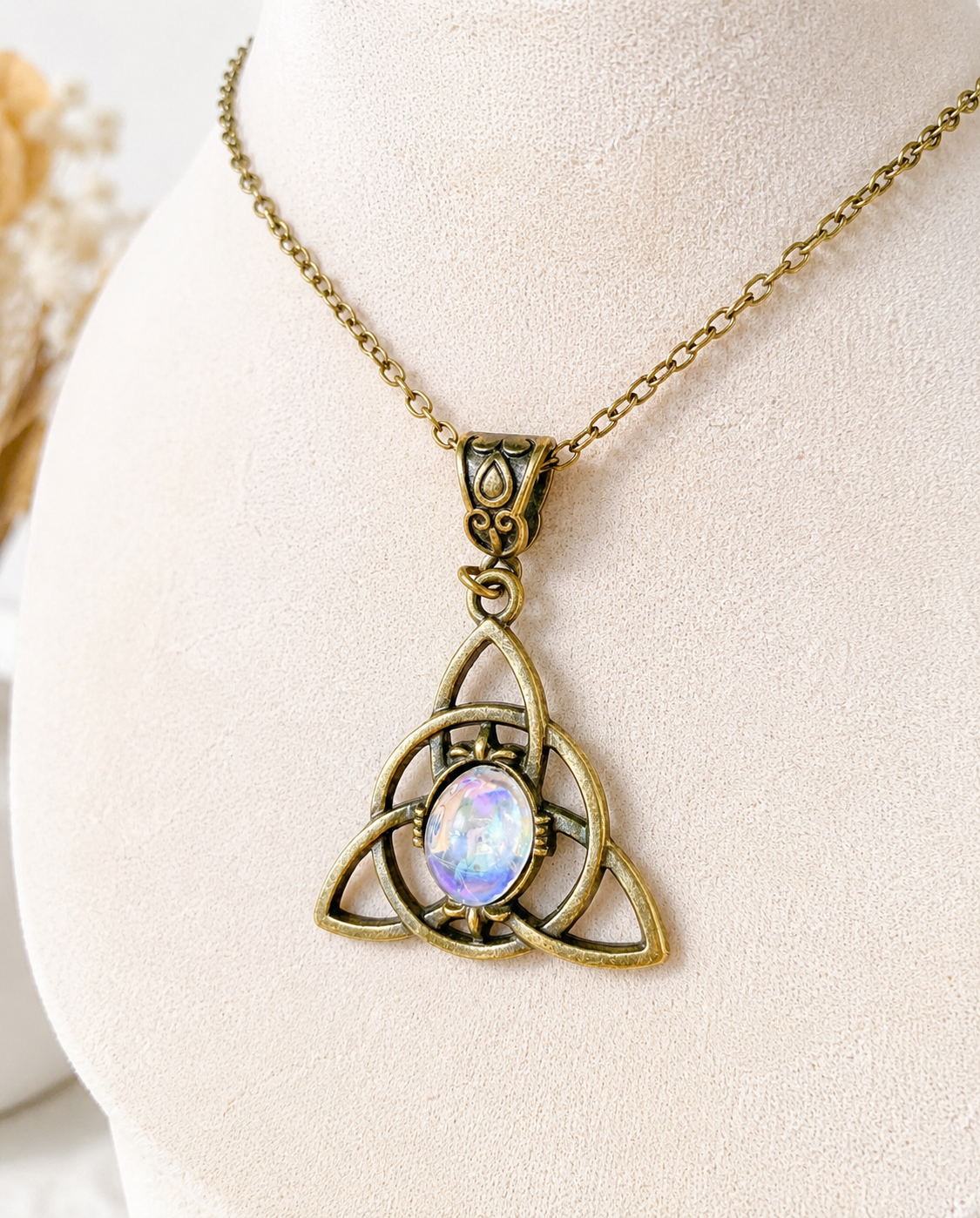 Mystic Trinity Knot Necklace with Iridescent Stone – Adjustable 60cm Chain