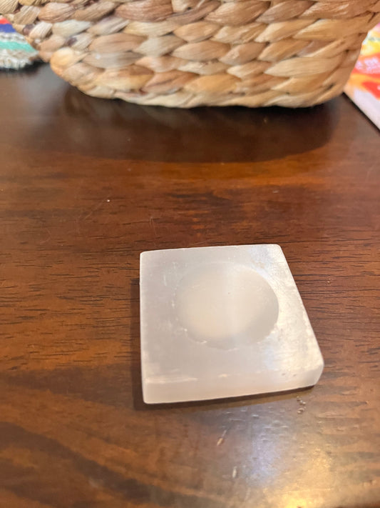 Selenite sphere holder